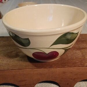 Watt Pottery Bowl #8 With The 3 Leaf Apple Design